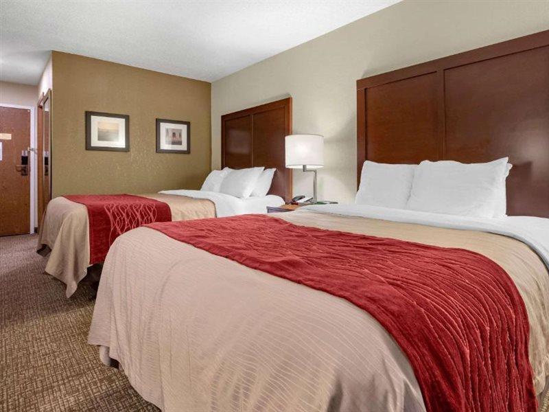 Comfort Inn Splash Harbor Bellville Exterior photo