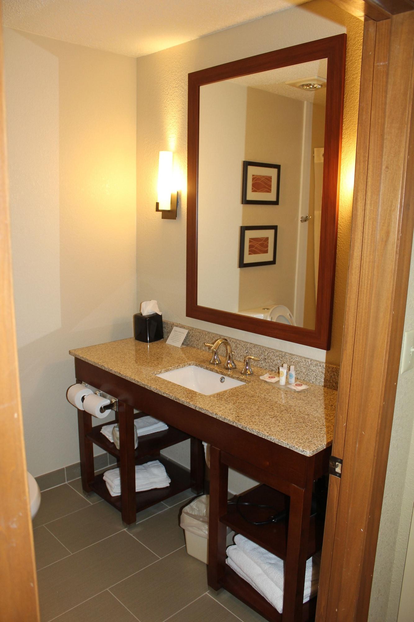 Comfort Inn Splash Harbor Bellville Exterior photo