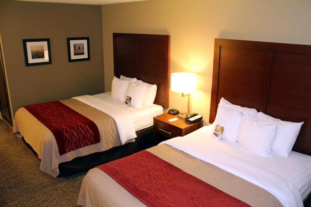 Comfort Inn Splash Harbor Bellville Exterior photo