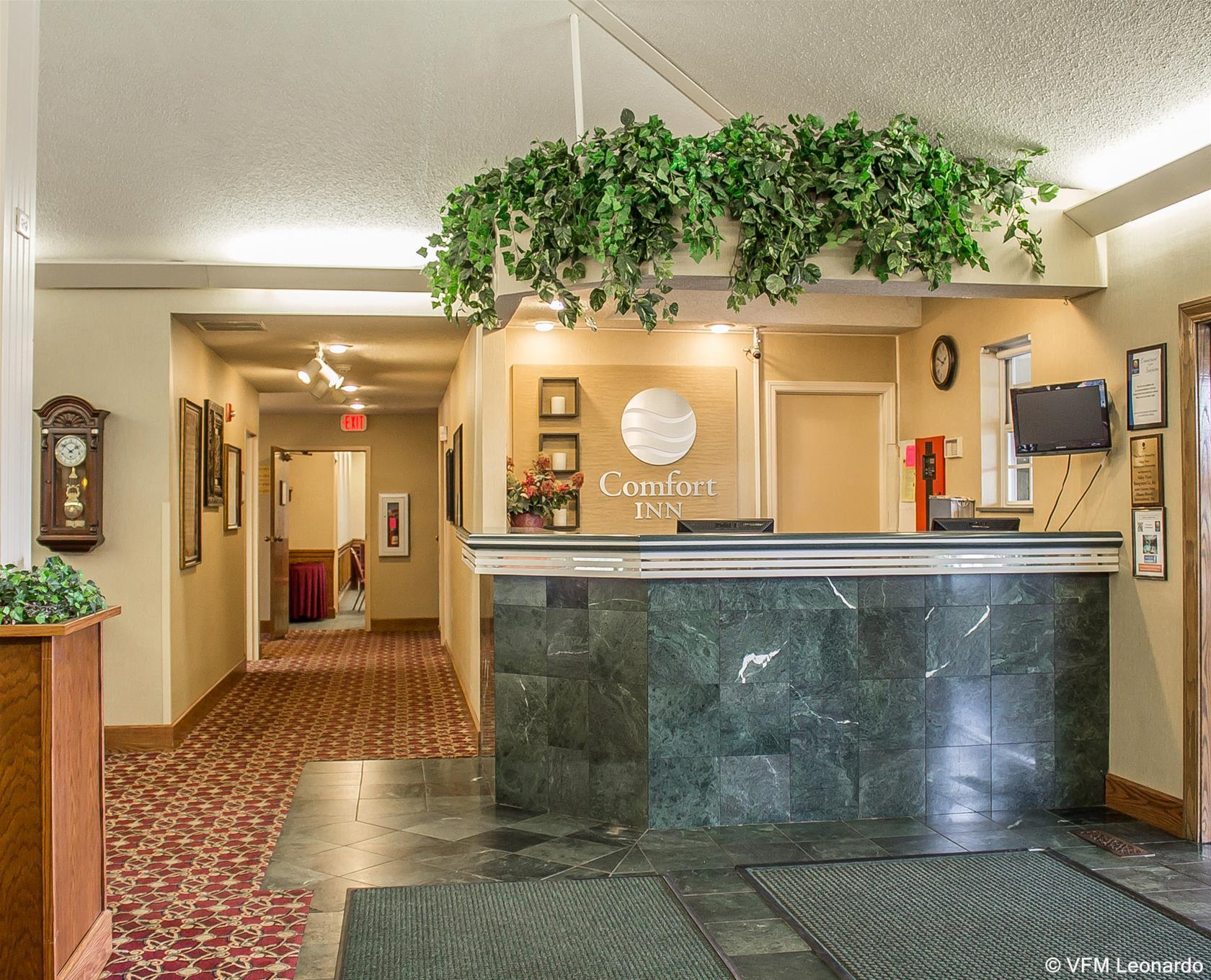 Comfort Inn Splash Harbor Bellville Exterior photo