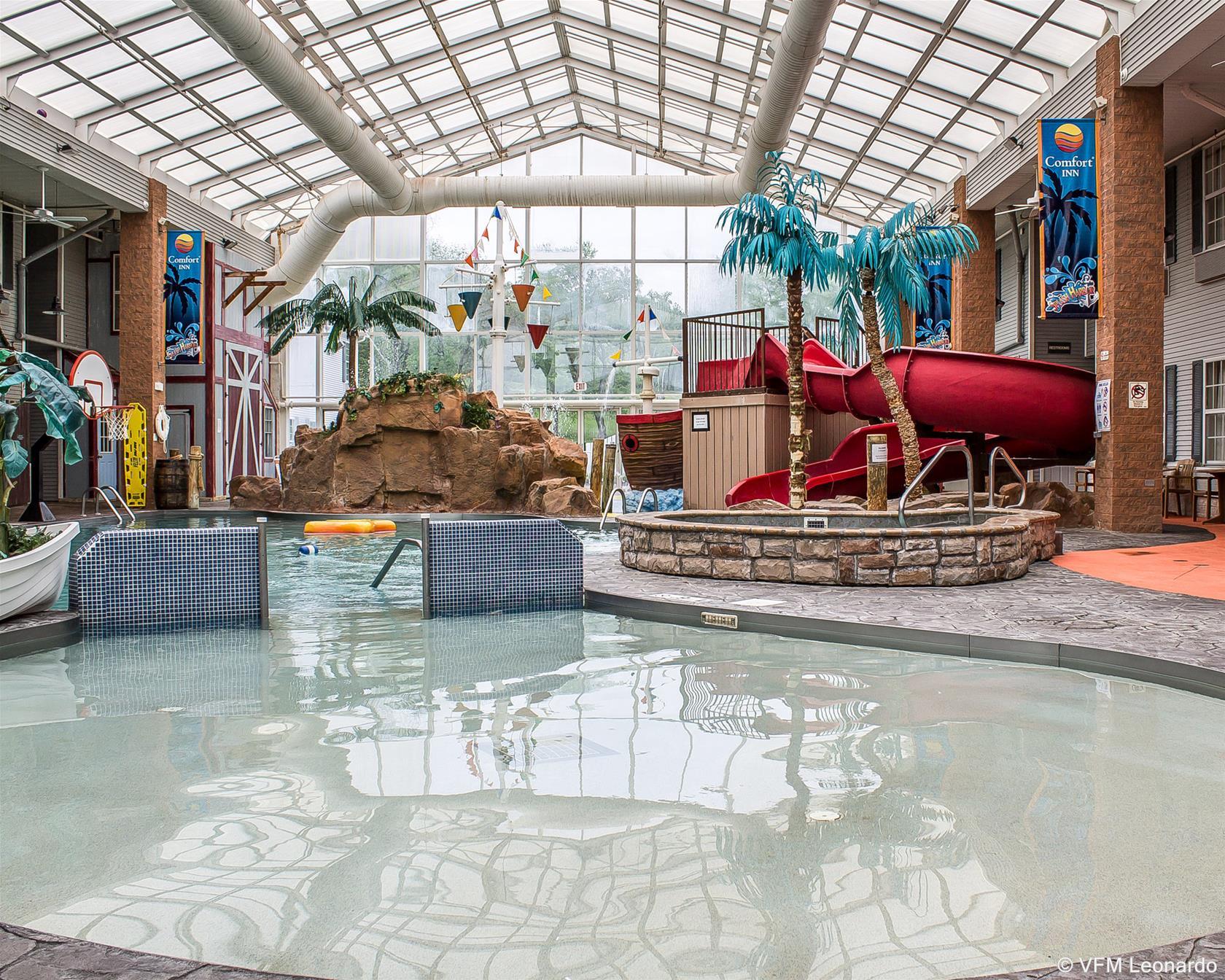 Comfort Inn Splash Harbor Bellville Exterior photo
