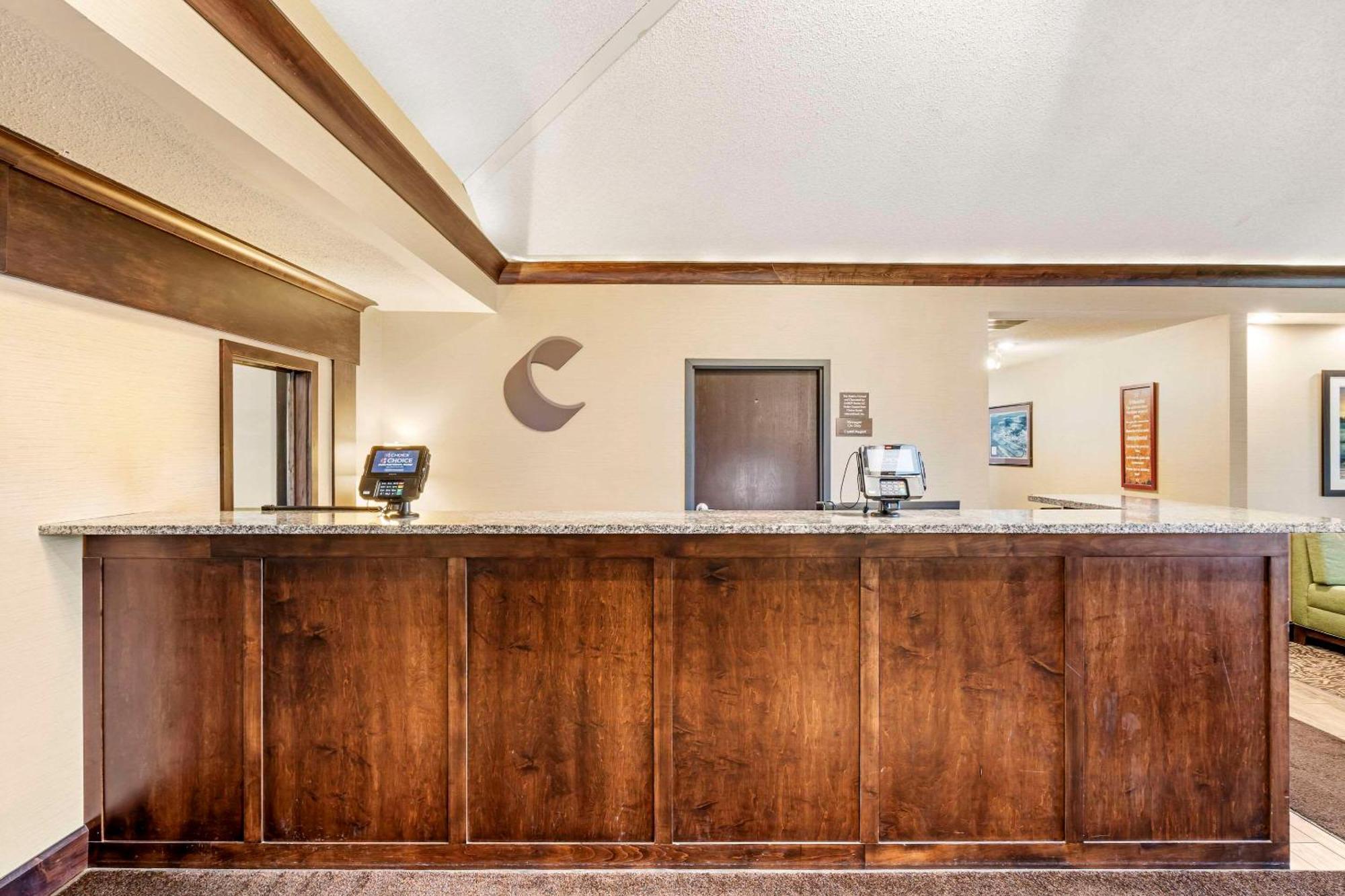 Comfort Inn Splash Harbor Bellville Exterior photo